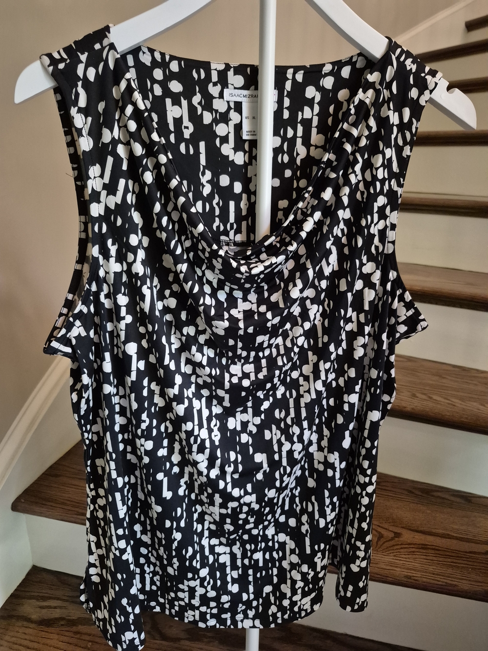 Isaac Mizrahi Black & White Abstract Print Cowl Neck Sleeveless Top